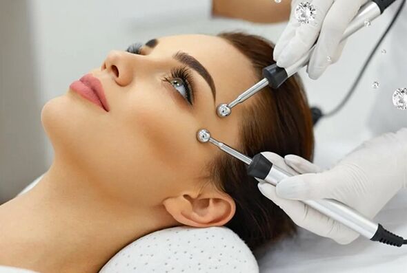 Thérapie par micro-courant - une méthode matérielle de rajeunissement de la peau du visage