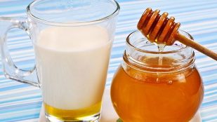 Kéfir au miel pour un traitement rajeunissant de la peau des mains